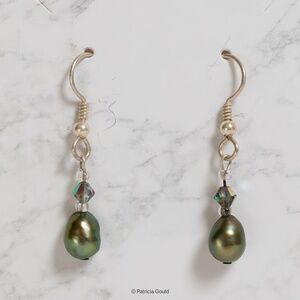New - EA16 - Earrings - Swarovski crystals, fresh water pearls - one of a kind